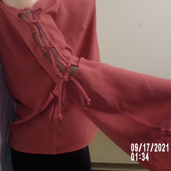Salmon Color Deep -V Blouse (L) - Picture 8 of 12